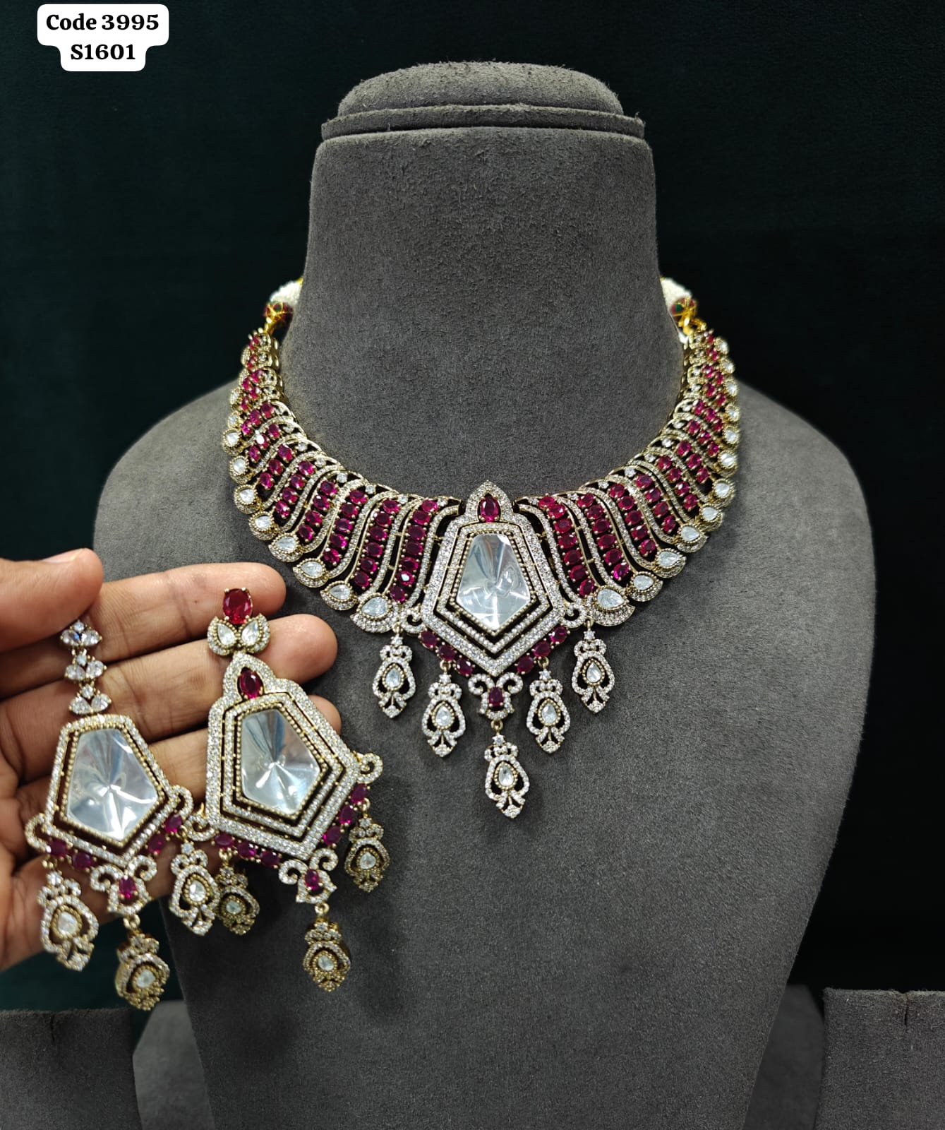 Necklace Set 037